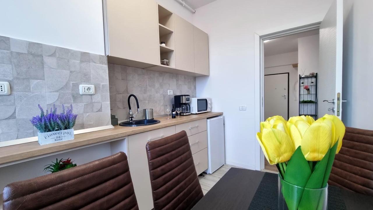 CityApart 7 - Cazare în Mamaia Nord, lângă plajă, cu vedere la mare Năvodari Exterior foto